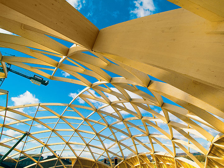 Kuppelförmige Dachkonstruktion aus Holz